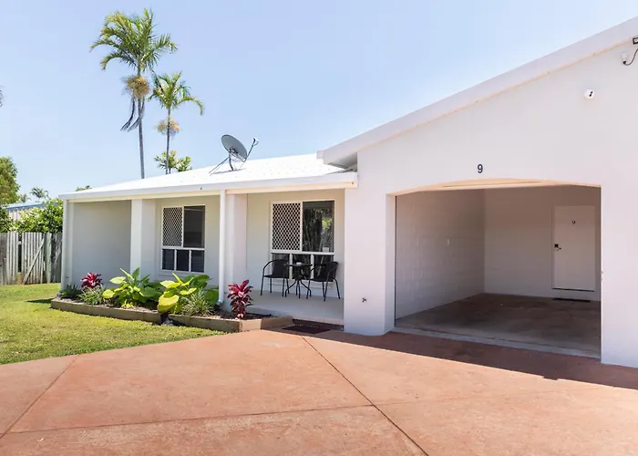 Palm View Holiday Apartments