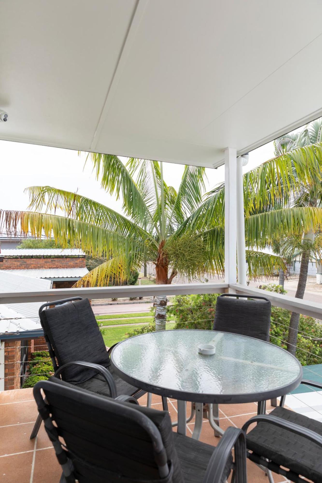 Palm View Bowen